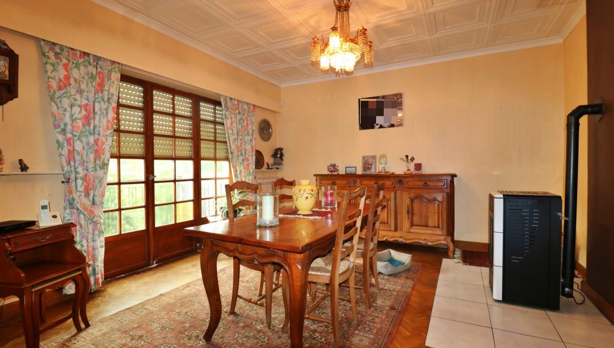 VM1544_28_original-redacted_dot_app